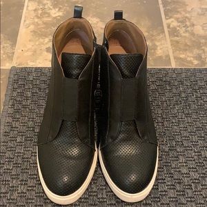 Linea Paola Felicia Wedge Bootie